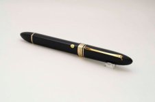 Omas-360-Oversize-Black-Resin-Piston-Filler-7.jpg