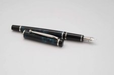 Pilot-Namiki-Grance-Marble-Black-Blue-2.jpg
