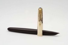 Parker-51-Aerometric-Burgundy-Gold-Filled-Cap-2.jpg