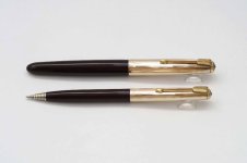 Parker-51-Aerometric-Burgundy-Gold-Filled-Cap-6.jpg