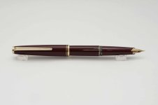 Montblanc-221-Classic-Burgundy-8.jpg
