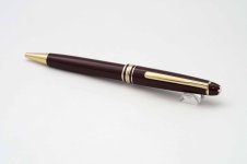 Montblanc-Meisterstuck-Classique-Burgundy-Ballpoint-Pen-2.jpg