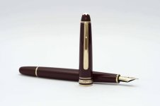 Montblanc-Meisterstuck-144R-Bordeaux-3.jpg