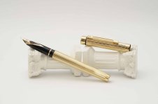 Sheaffer-Targa-1005-Gold-Fluted-1.jpg