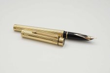 Sheaffer-Targa-1005-Gold-Fluted-3.jpg