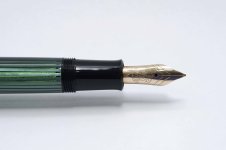 Pelikan-Souveran-M400-Green-Black-5.jpg