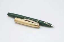 Sheaffer-Dolphin-Green-Gold-Cap-1.jpg