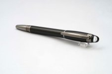 Montblanc-Starwalker-Ultimate-Carbon-Fiber-Rollerball-5.jpg
