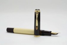 Pelikan-M200-Cafe-Creme-Special-Edition-3.jpg