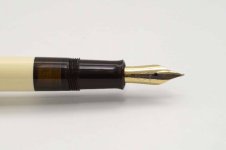 Pelikan-M200-Cafe-Creme-Special-Edition-4.jpg