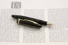 Sheaffer-Lifetime-Oversize-White-Dot-Black-Golden-1.jpg