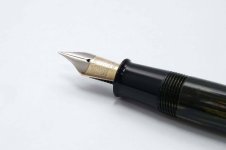 Sheaffer-Lifetime-Oversize-White-Dot-Black-Golden-4.jpg