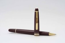 Montblanc-Meisterstuck-163R-Bordeaux-Rollerball-2.jpg