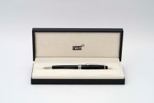 Montblanc-Meisterstuck-Classique-Platinum-Coated-Ballpoint-Pen-2.jpg