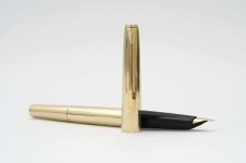 Pelikan-M60-Rolled-Gold-2.jpg