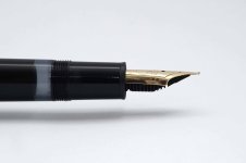Montblanc-Meisterstuck-146-Classic-Black-Resin-6.jpg