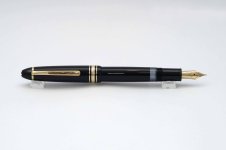 Montblanc-Meisterstuck-146-Classic-Black-Resin-8.jpg