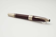 Montblanc-John-F-Kennedy-Special-Edition-Burgundy-Rollerball-7.jpg