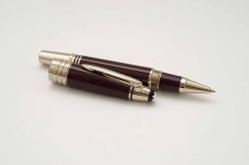 Montblanc-John-F-Kennedy-Special-Edition-Burgundy-Rollerball-3.jpg