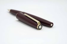 Montblanc-320-Classic-Bordeaux-6.jpg