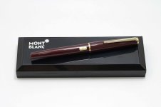 Montblanc-320-Classic-Bordeaux-1.jpg