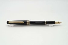 Montblanc-Meisterstuck-144-Classic-Black-Resin-8.jpg