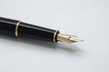Montblanc-Meisterstuck-144-Classic-Black-Resin-4.jpg