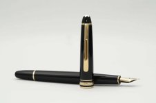 Montblanc-Meisterstuck-144-Classic-Black-Resin-2.jpg
