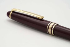 Montblanc-Meisterstuck-164-Burgundy-Ballpoint-Pen-3.jpg