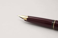 Montblanc-Classic-Burgundy-5.jpg