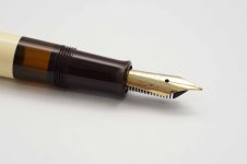 Pelikan-M200-Cafe-Creme-Special-Edition-6.jpg