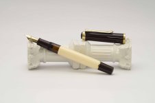Pelikan-M200-Cafe-Creme-Special-Edition-1.jpg