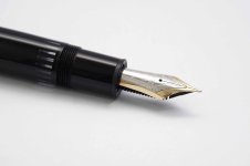 Montblanc-Meisterstuck-149-Classic-Black-Resin-4.jpg
