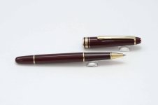 Montblanc-Meisterstuck-163R-Bordeaux-Rollerball-4.jpg