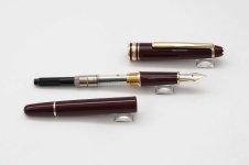 Montblanc-Meisterstuck-144R-Bordeaux-6.jpg
