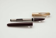 Parker-51-Aerometric-Burgundy-Gold-Filled-Cap-7.jpg