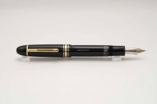 Montblanc-Meisterstuck-149-Classic-Black-Resin-9.jpg
