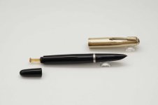Parker-51-Vacumatic-Black-Gold-Filled-Cap-8.jpg