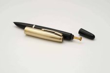 Parker-51-Vacumatic-Black-Gold-Filled-Cap-6.jpg