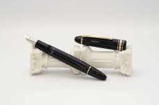 Montblanc-Meisterstuck-146-Classic-Black-Resin-1.jpg