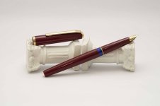 Pelikan-Classic-MK-Burgundy-1.jpg