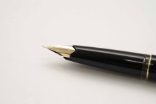 Montblanc-Classic-Black-Resin-Piston-Filler-4.jpg
