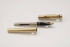 Sheaffer-Targa-1007-Gold-Plated-Geometric-3.jpg
