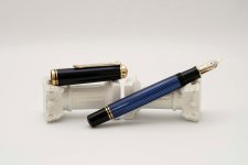 Pelikan-Souveran-M800-Blue-Stripe-1.jpg