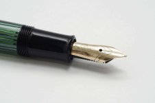 Pelikan-Souveran-M400-Black-Green-Striped-5.jpg