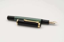 Pelikan-Souveran-M400-Black-Green-Striped-4.jpg