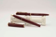 Montblanc-Classic-Burgundy-Fountain-Pen-Ballpoint-Pen-1.jpg