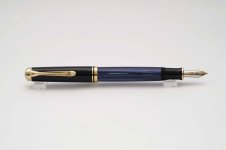 Pelikan-Souveran-M600-Blue-Stripe-5.jpg