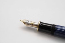 Pelikan-Souveran-M600-Blue-Stripe-3.jpg