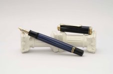 Pelikan-Souveran-M600-Blue-Stripe-1.jpg